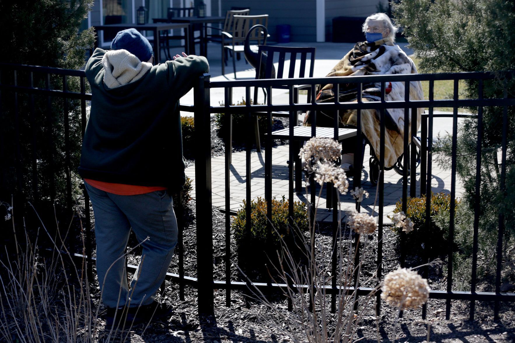 Families enjoy new indoor plexiglass visits at Cottages of Lake St. Louis